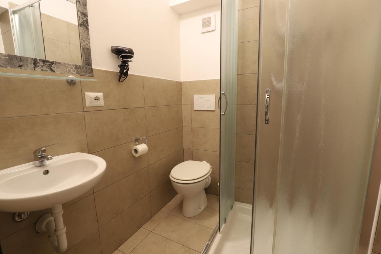 Single Room Private Bathroom