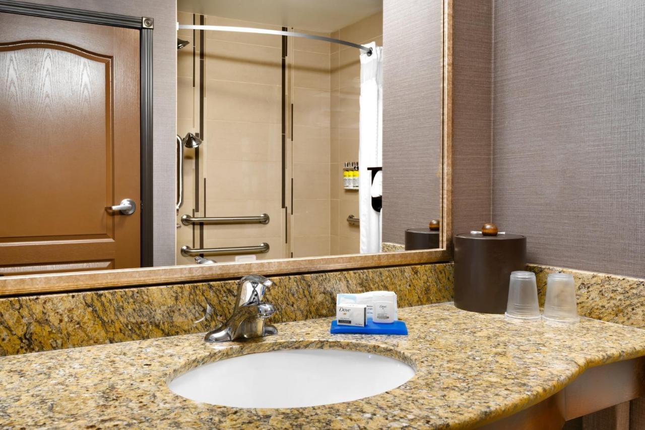 Standard King Room Accessible Tub Mobility Access