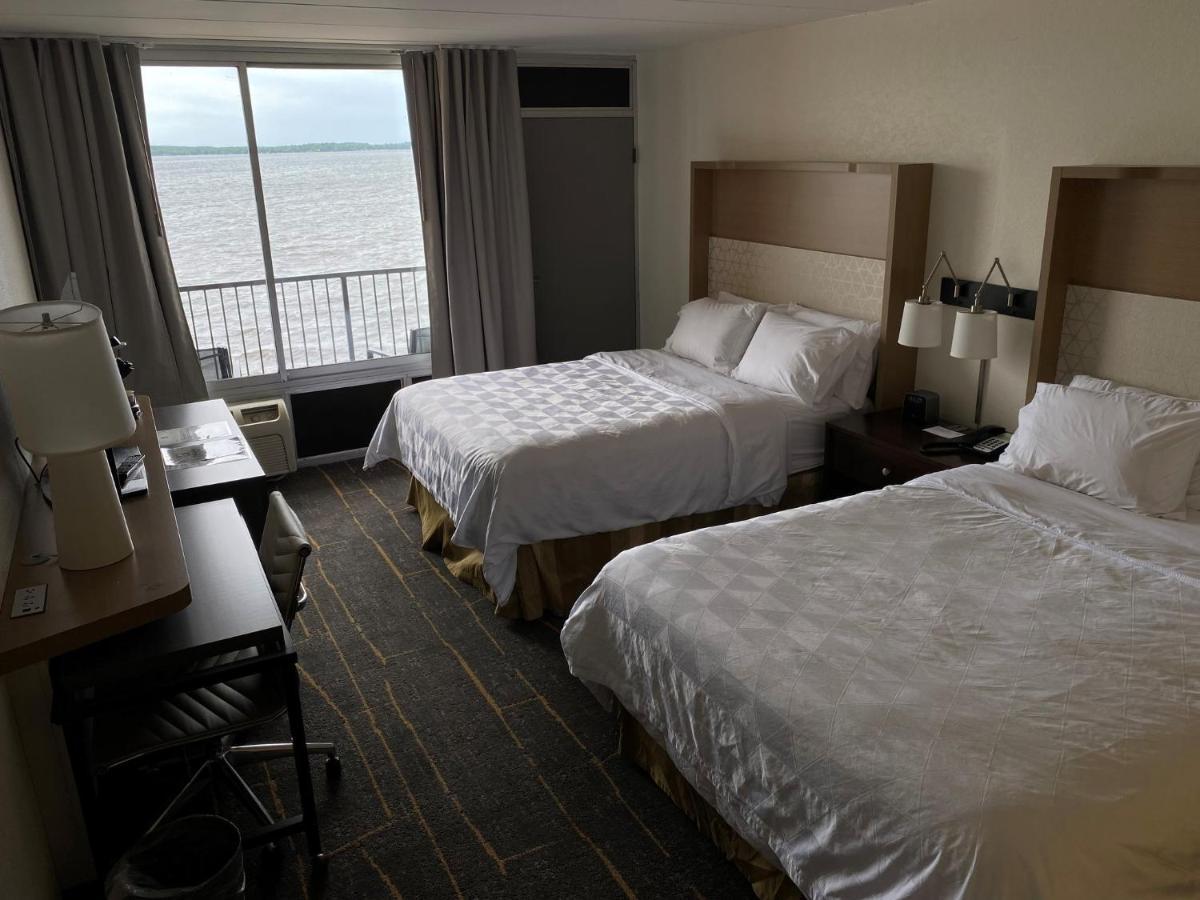 Queen Room with Two Queen Beds and Balcony - Non-Smoking