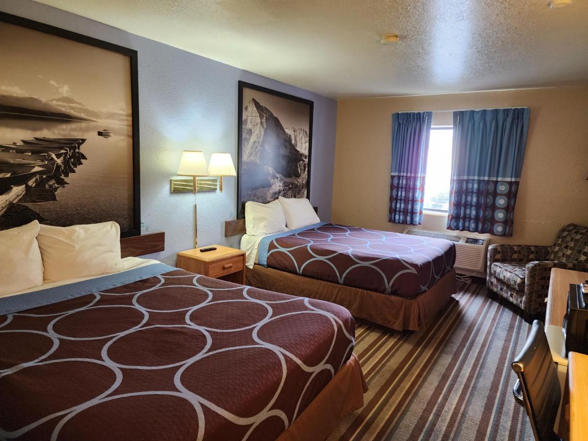 Queen Room Two Queen Beds Non-Smoking