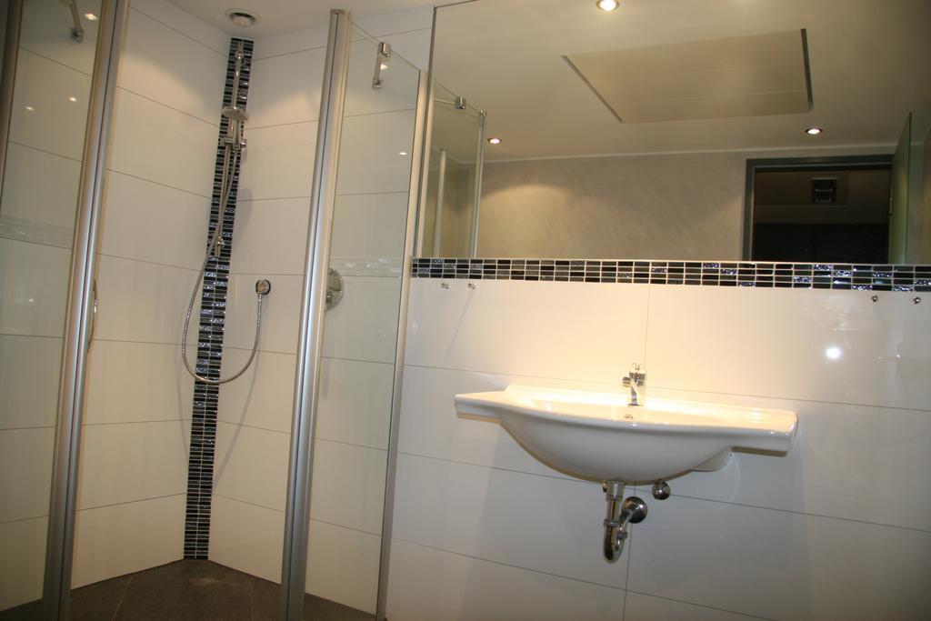 Einzelzimmer mit Dusche