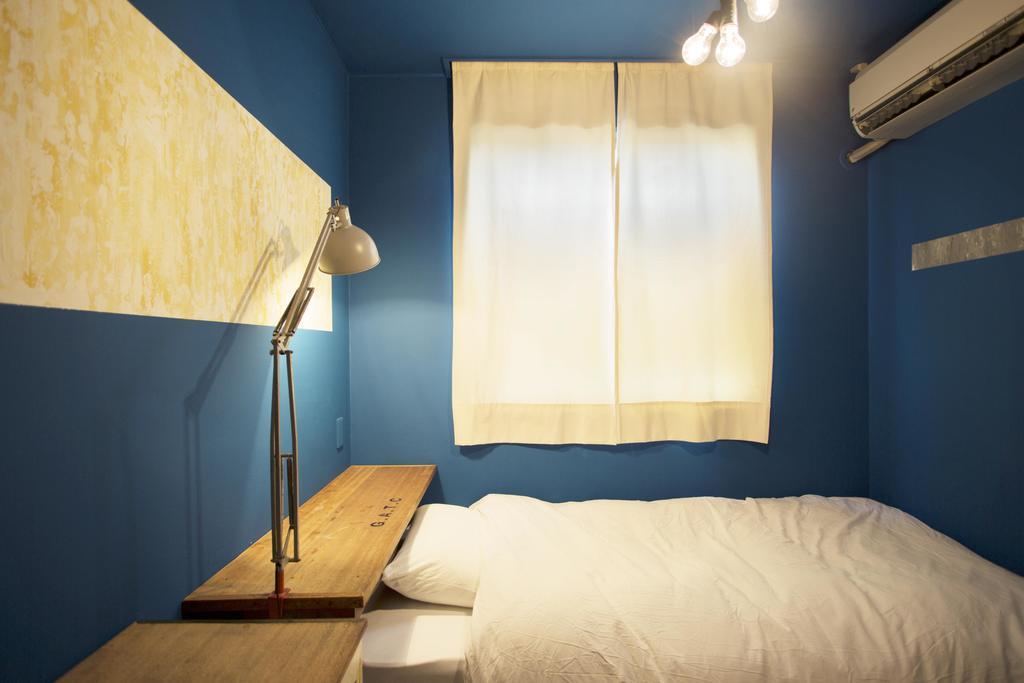 Quarto Duplo com 1 Cama de Casal Pequena