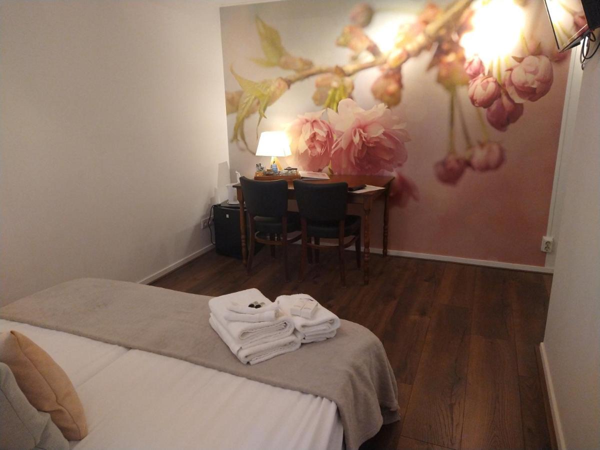 Large Twin Room
