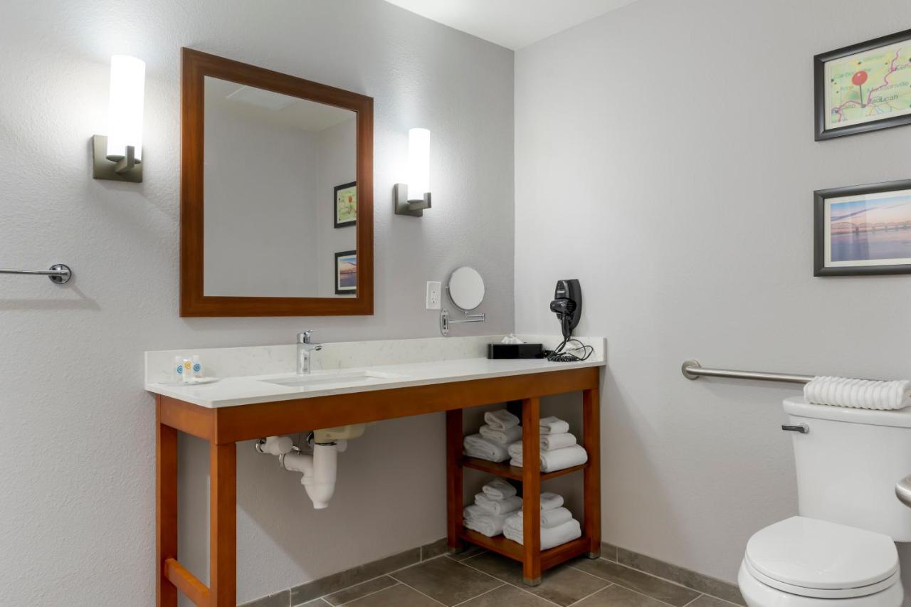 One Room Suite Sofa bed Disability Access or Non Smoking