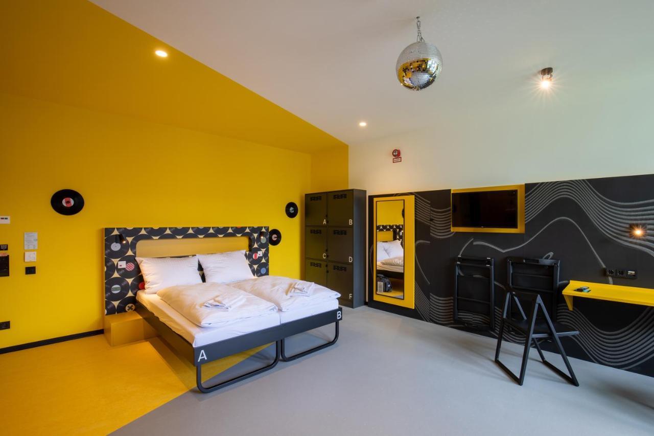 Bed 6-Bed Mixed Dormitory Room