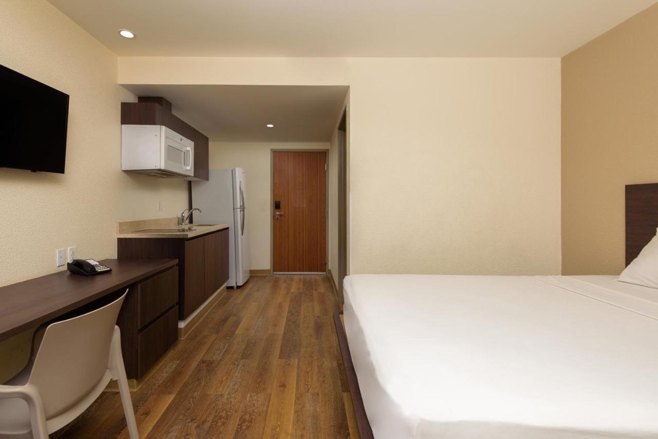 Suite with two queen beds