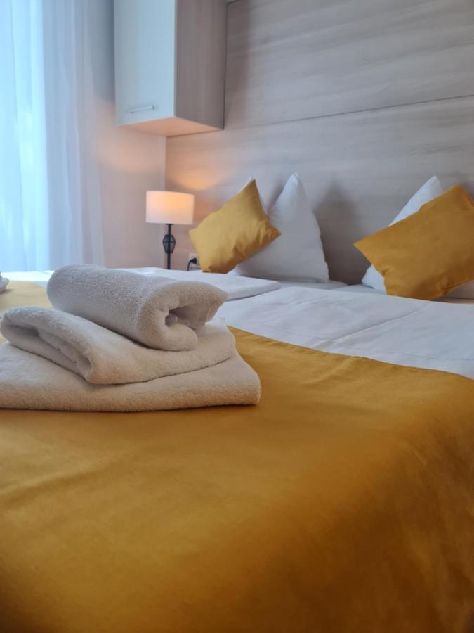 Doppelzimmer mit Balkon