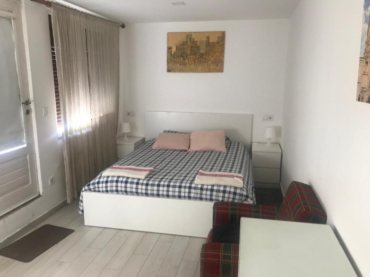 Deluxe Double Room Shower