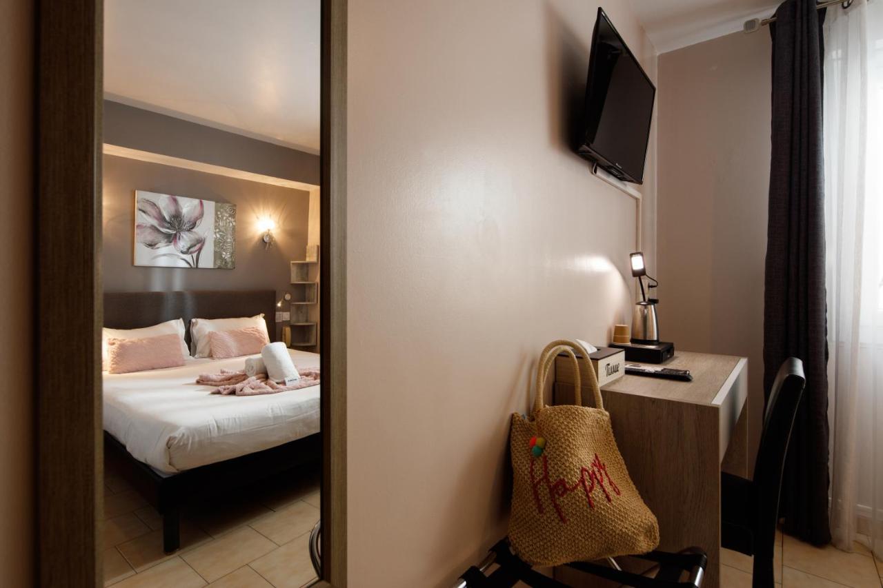 Comfort Double Room Air Conditioning,989964541:JPEG