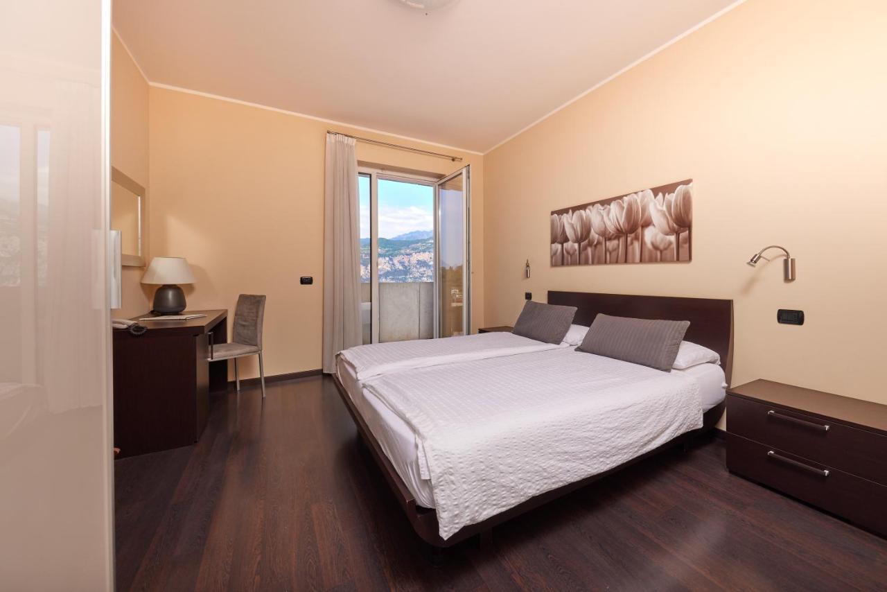 Double Room Balcony Lake View