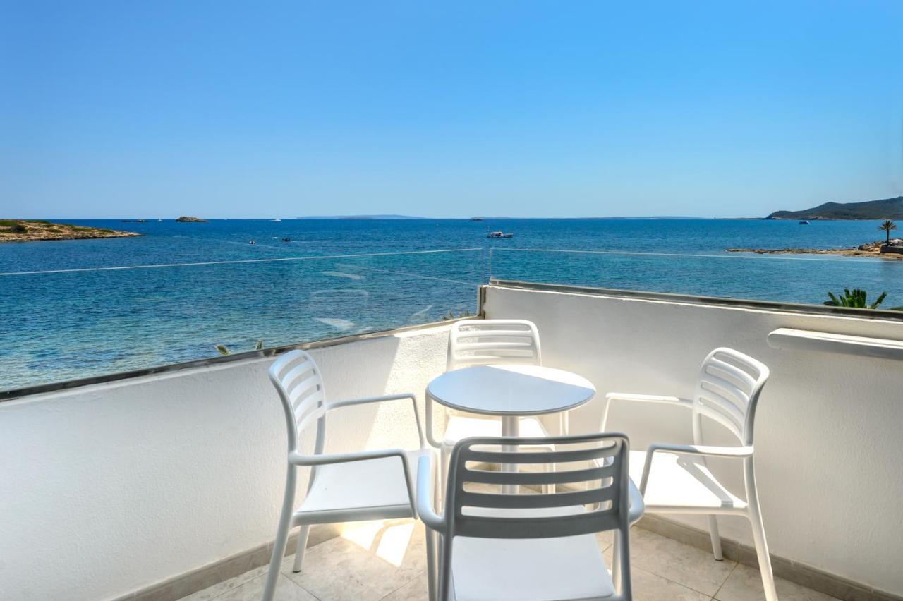 One-Bedroom Apartment Sea View