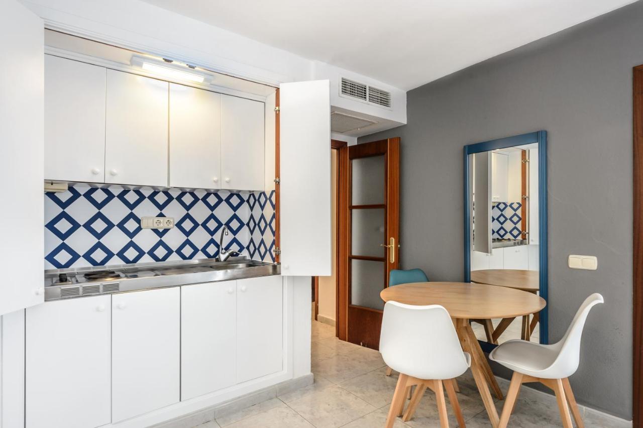 One-Bedroom Apartment Sea View