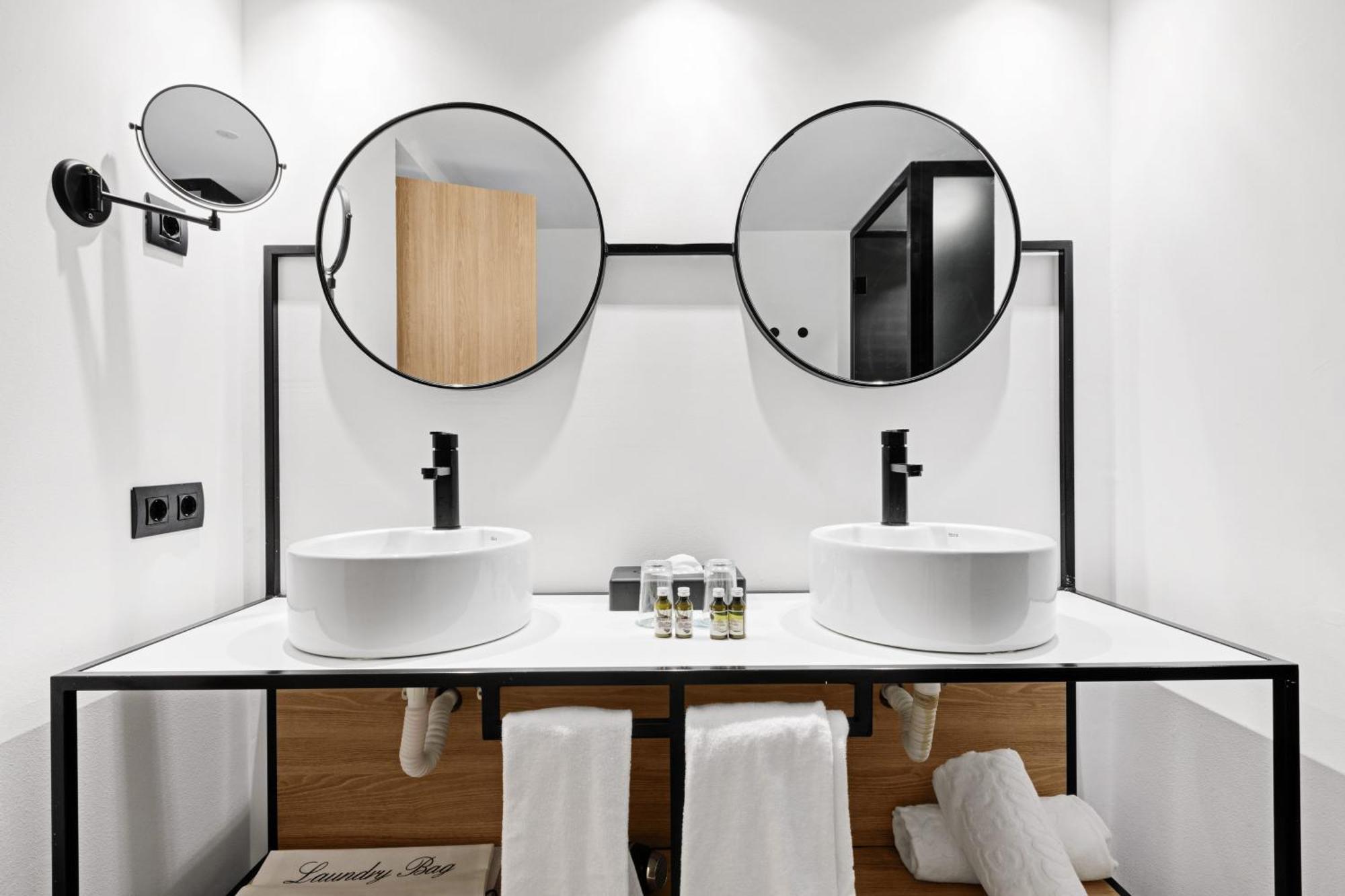 Double or Twin Room,1306760197:JPEG