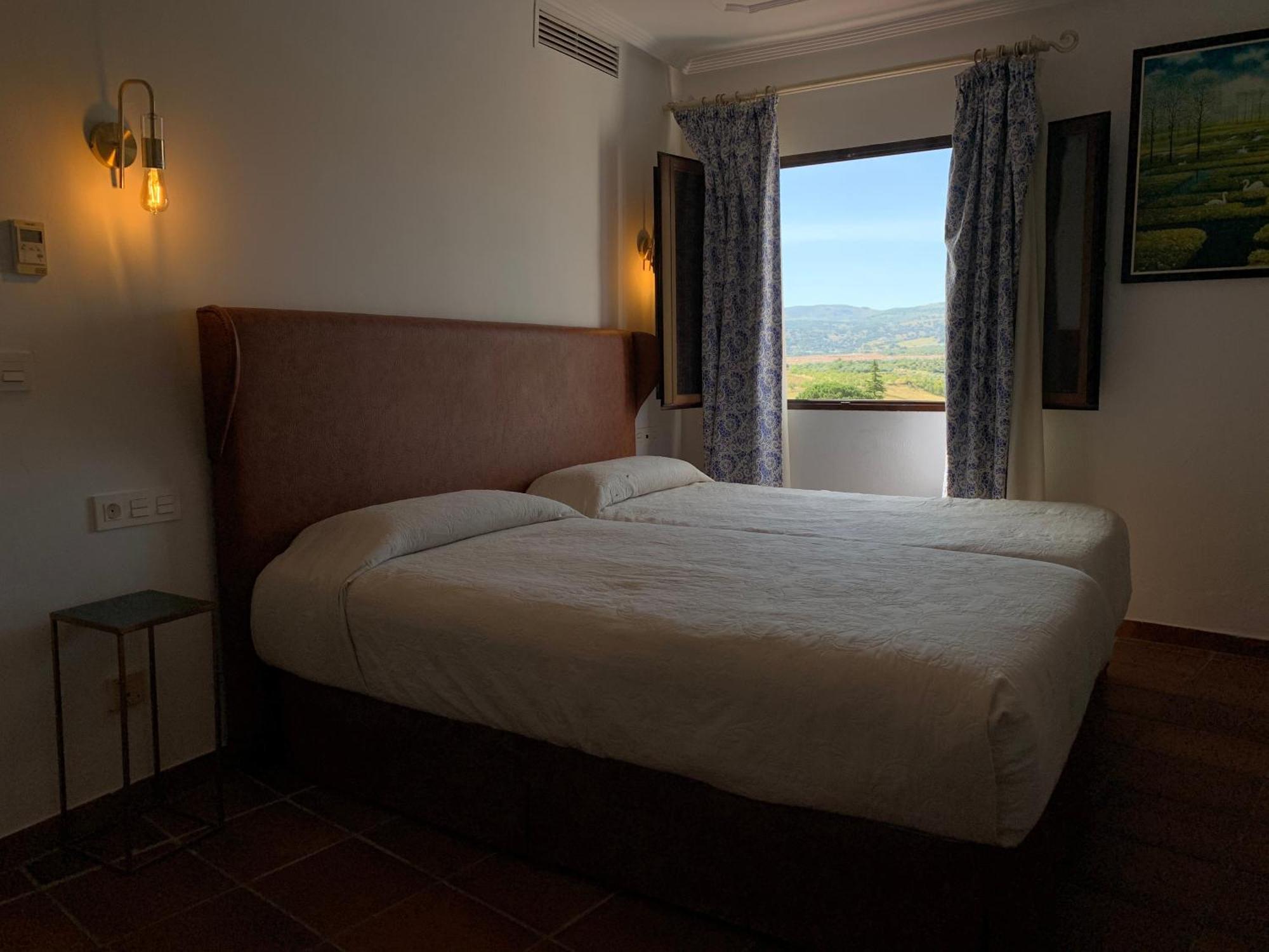 Double or Twin Room view to Puente Nuevo