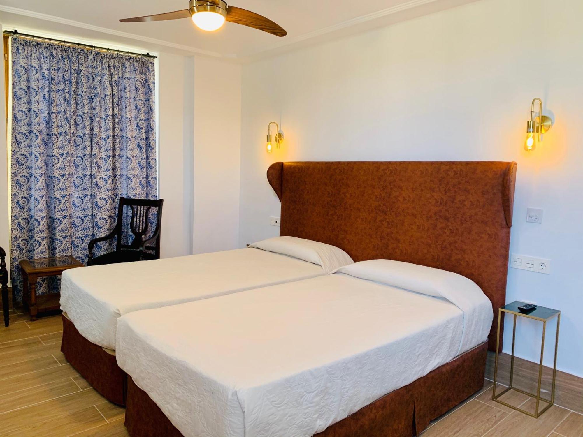 Deluxe Double or Twin Room City View