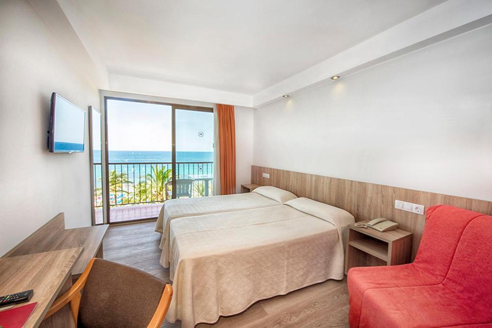 Double or Twin Room Sea View