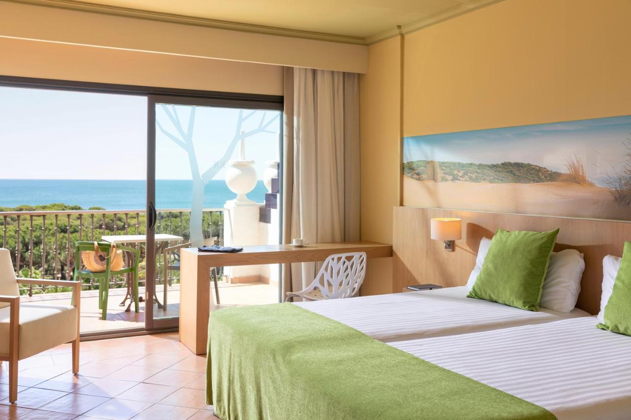 Double or Twin Room Sea View
