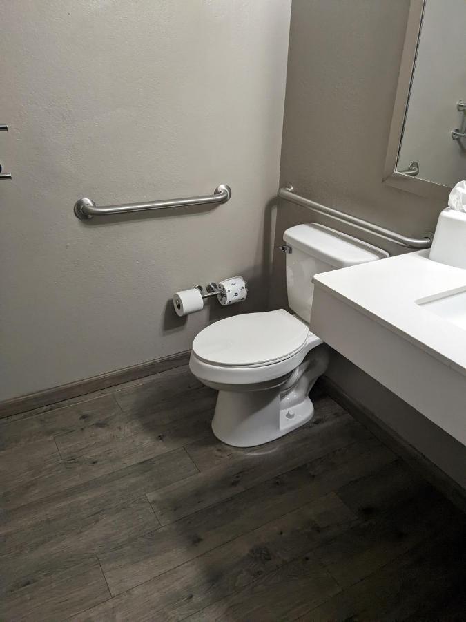Queen Room Two Queen Beds Accessible Tub Accessible or Non-Smoking