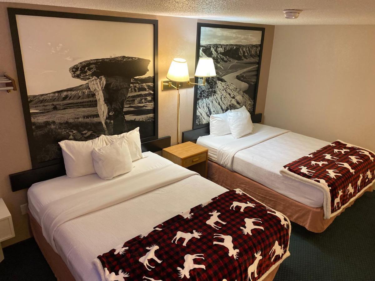 Standard Queen Room Two Queen Beds