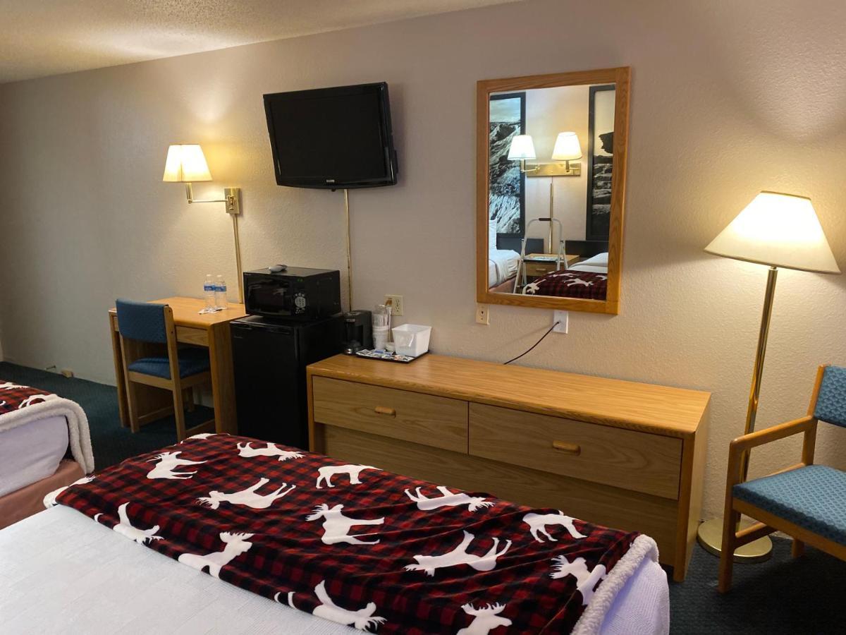 Standard Queen Room Two Queen Beds