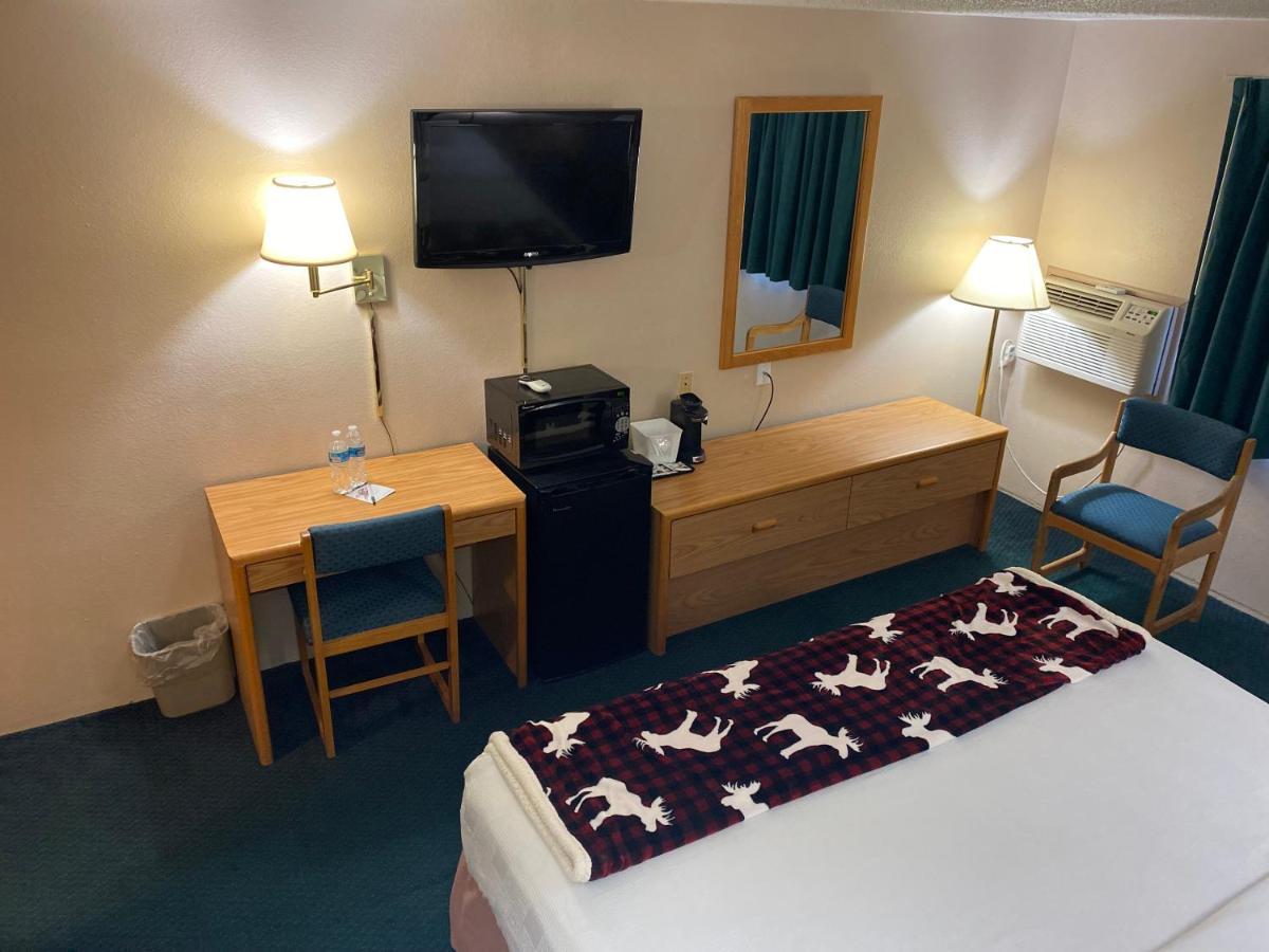 Standard Queen Room