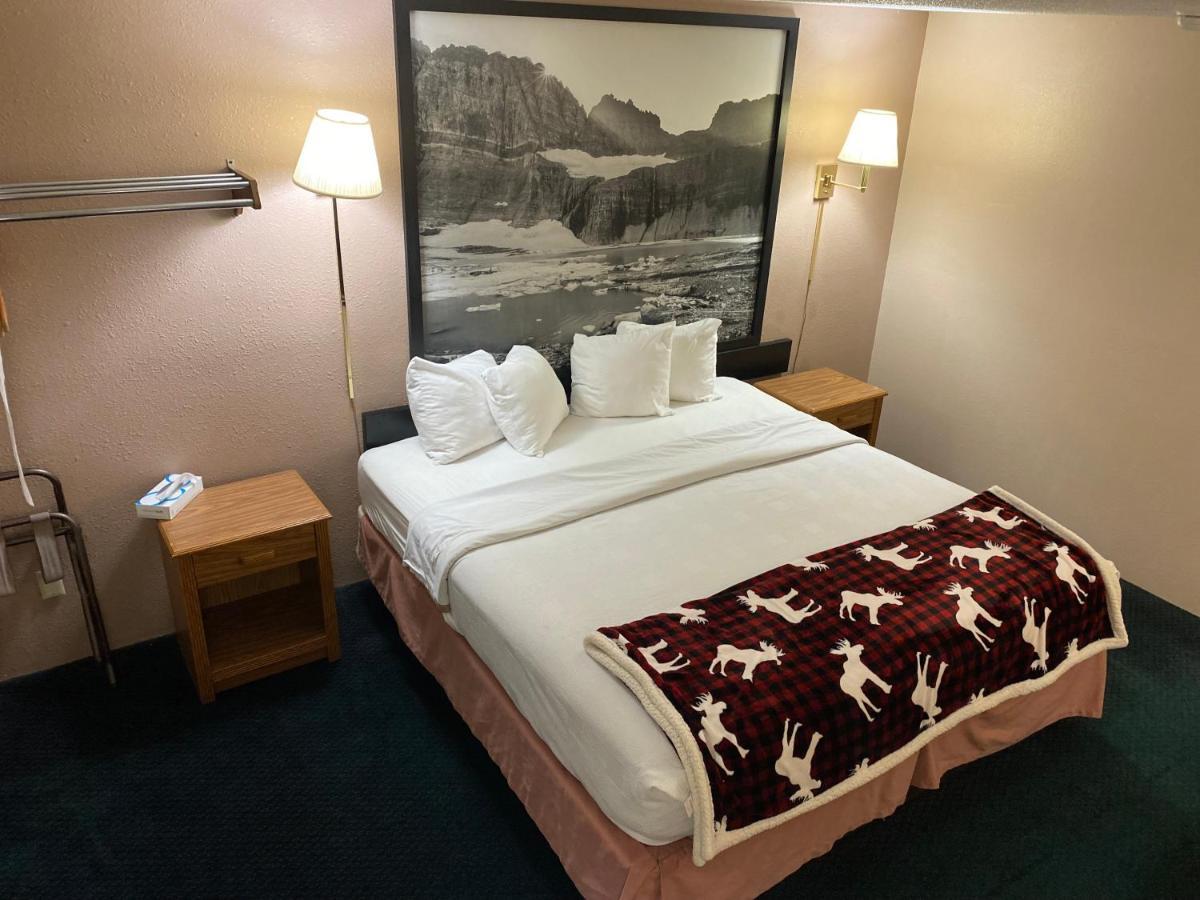 Standard Queen Room