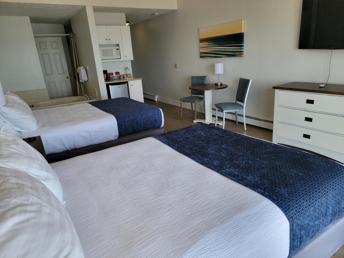 Queen Room Two Queen Beds Spa Bath