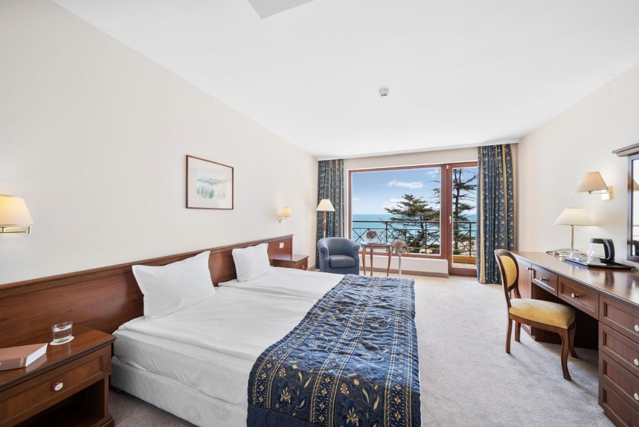 Double or Twin Room Sea View
