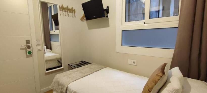 Small Single Room Private Bathroom