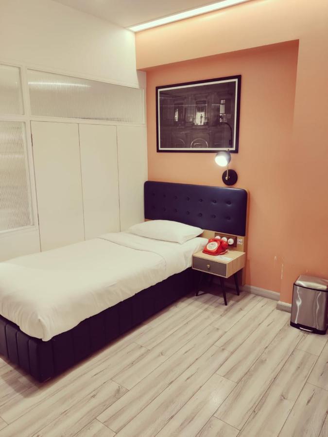 Deluxe Single Room on Food & Beverage