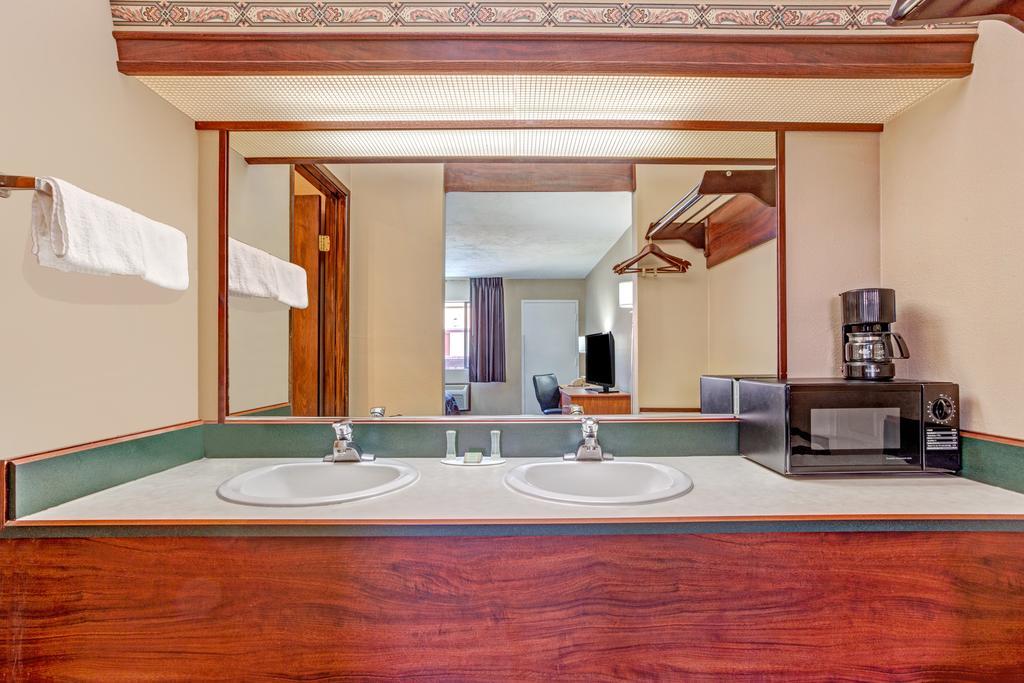 Queen Room Non-Smoking