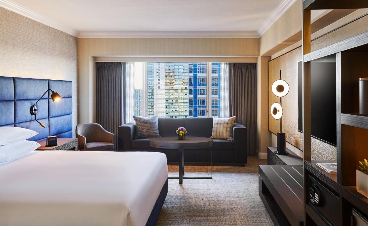 Corner King Room