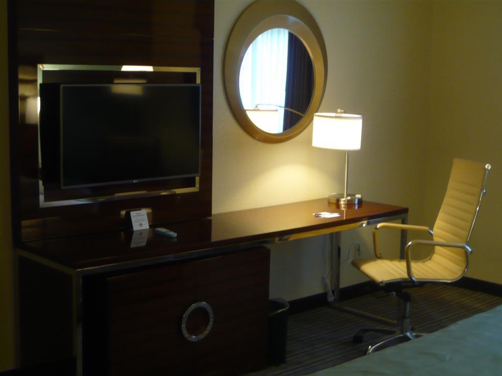 King Suite with Jetted Tub - Non-Smoking