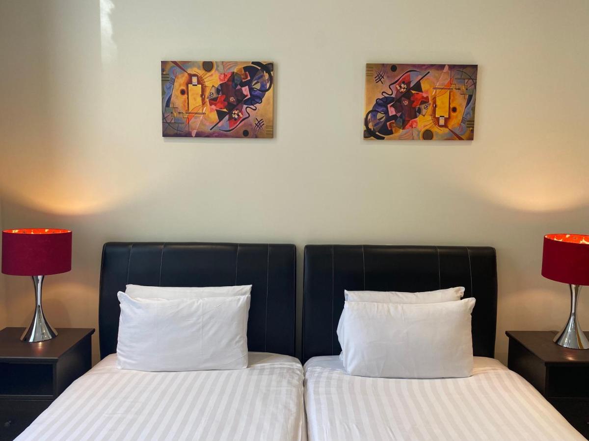 Quadruple Executive Studio