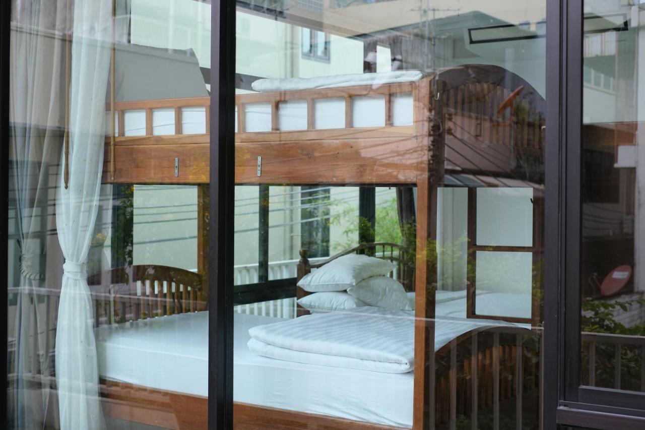 Quarto Familiar Superior com Casa de Banho Partilhada