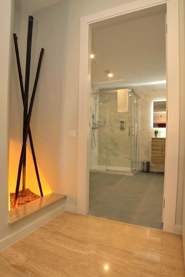 Chambre Lit Queen-Size avec Balcon