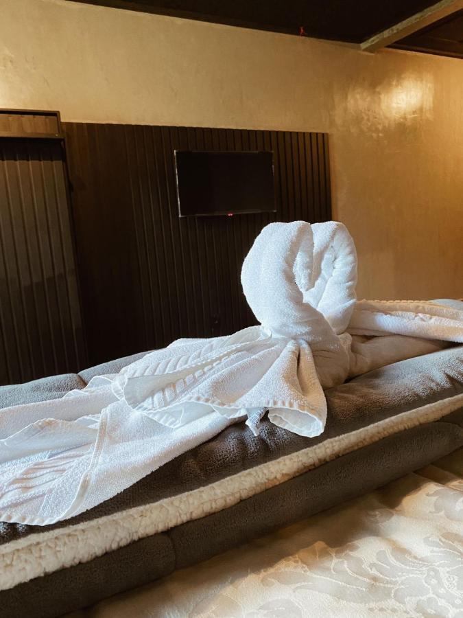 Deluxe Suite Spa Bath