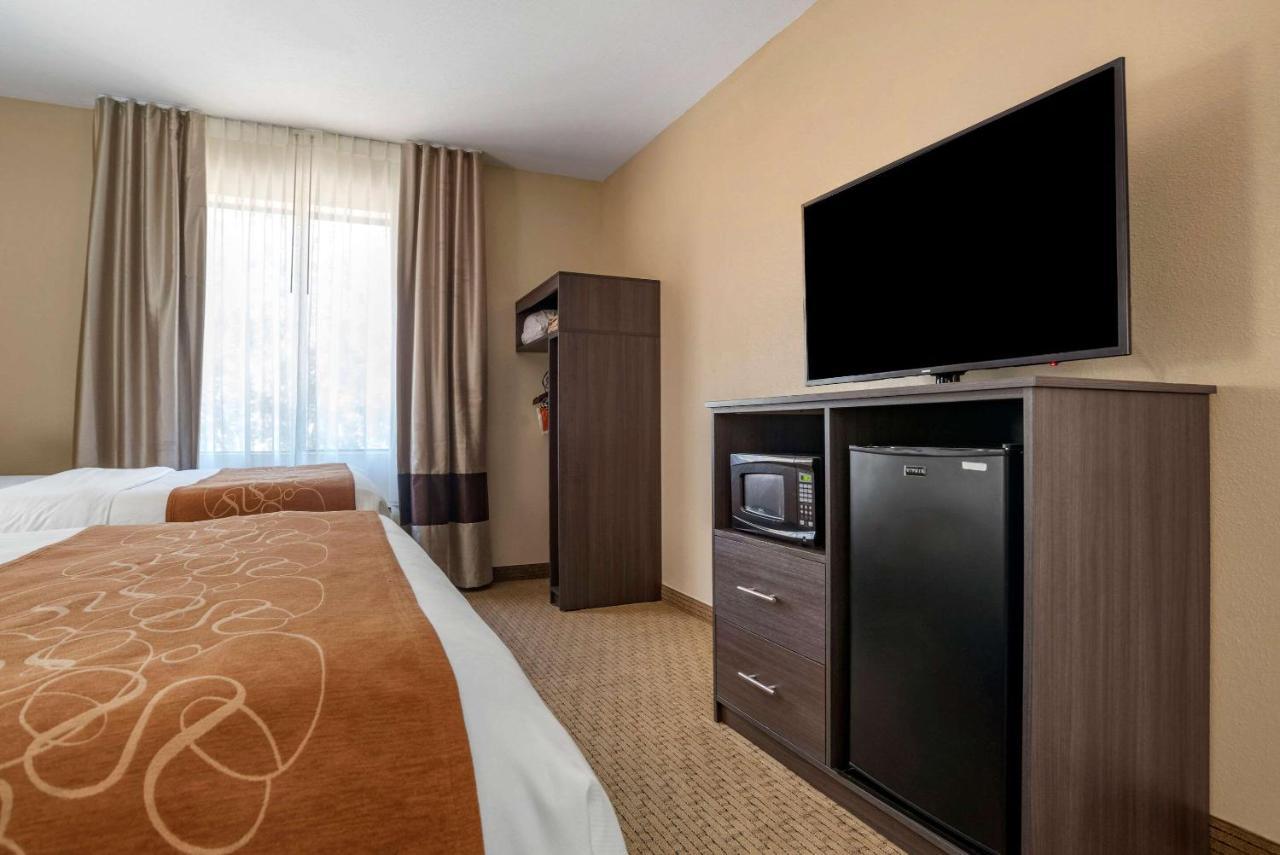 Queen Suite 2 Queen Beds Non-Smoking