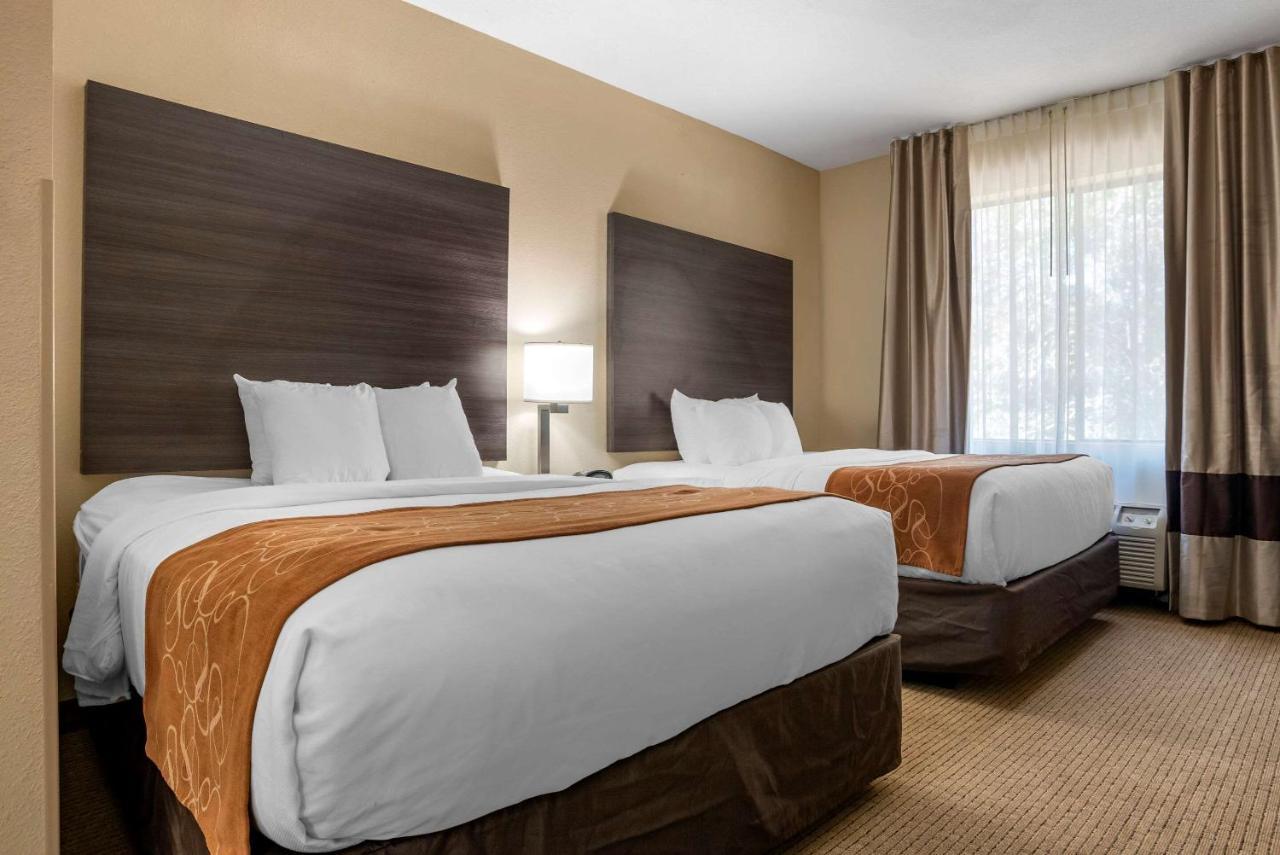 Queen Suite 2 Queen Beds Non-Smoking