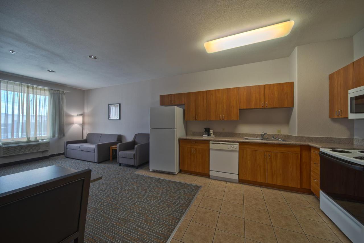 One-Bedroom King Suite Non-Smoking