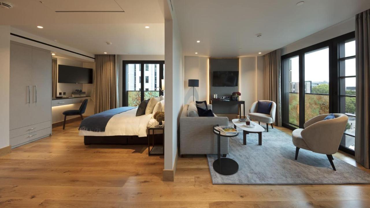 Signature Suite Kitchen Tower Bridge View