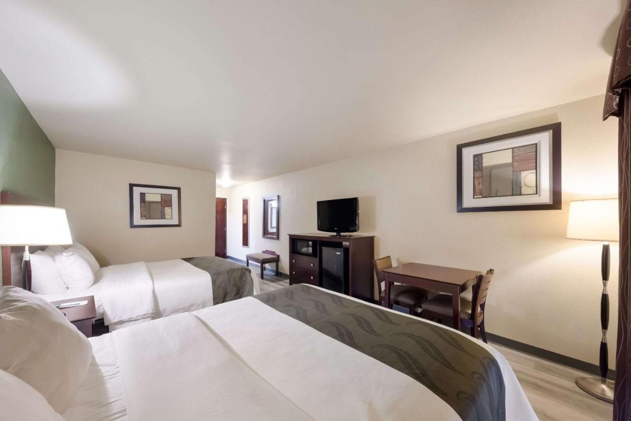 Queen Room Two Queen Beds Non-Smoking