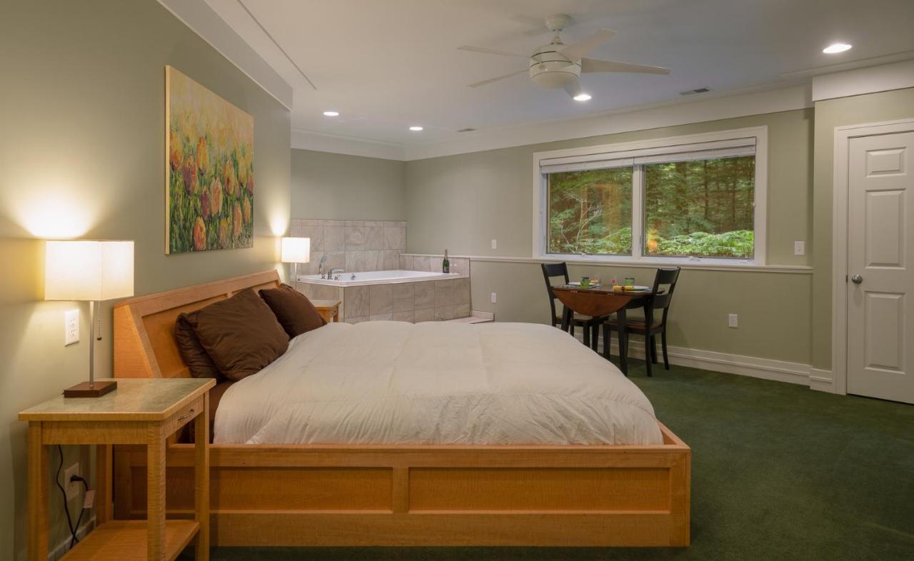 Junior Suite Garden View Summer Suite