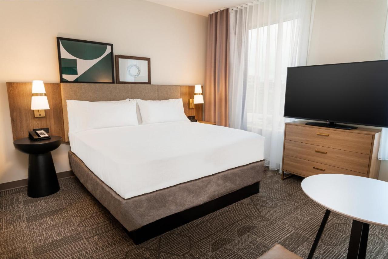 King Studio Suite