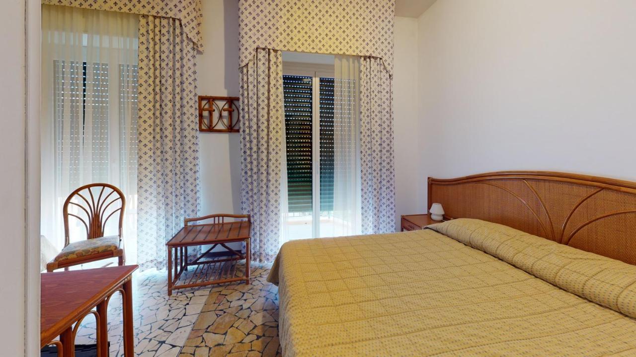 Double Room,1318663327:JPEG