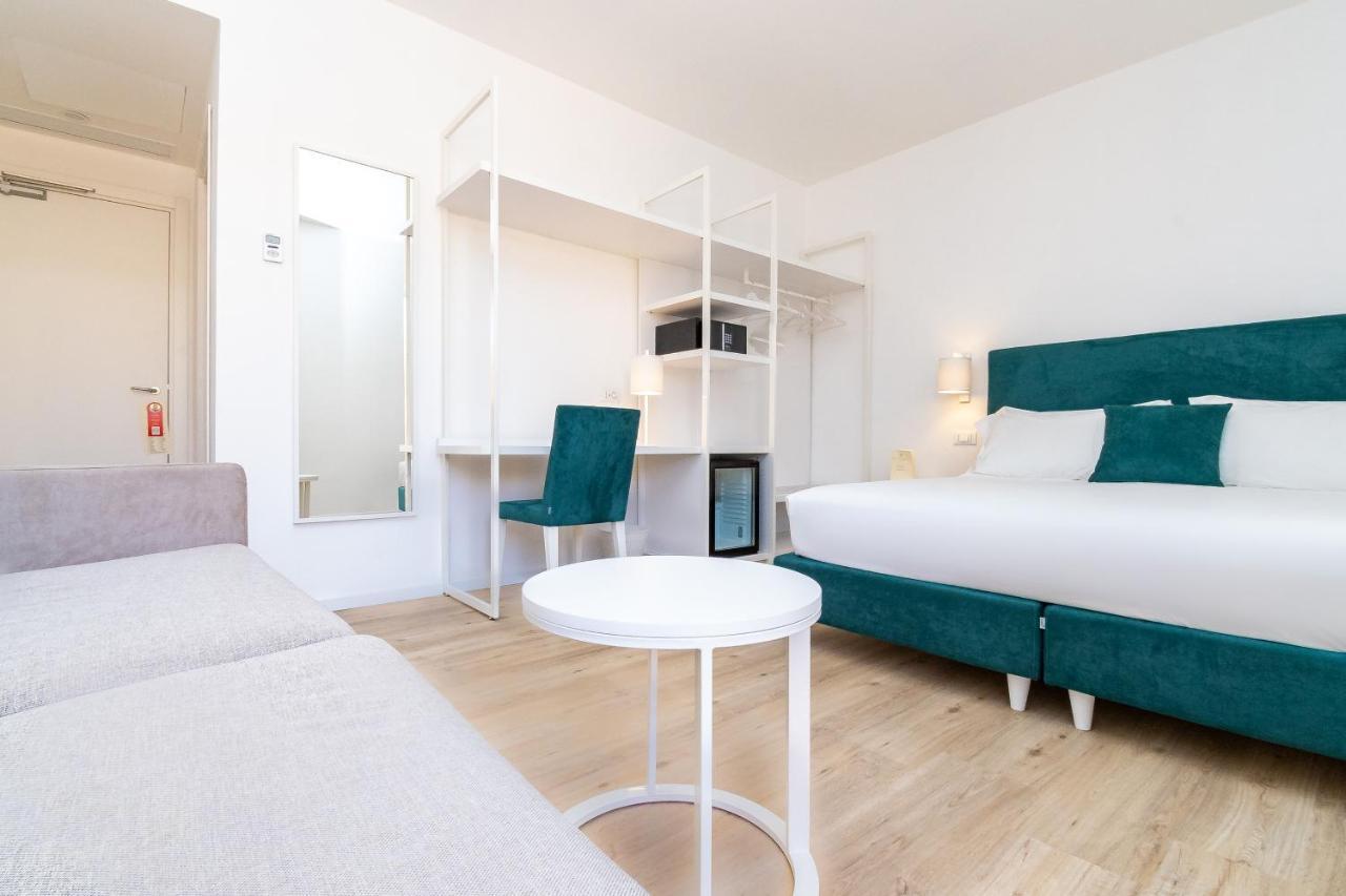 Comfort Double or Twin Room Sofa