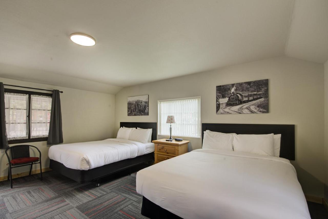 Standard Queen Room Two Queen Beds