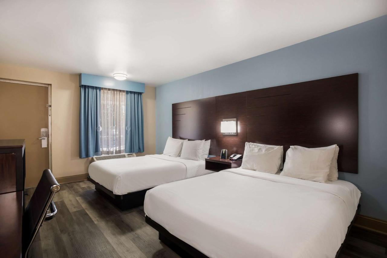 Queen Room Two Queen Beds Disability Access