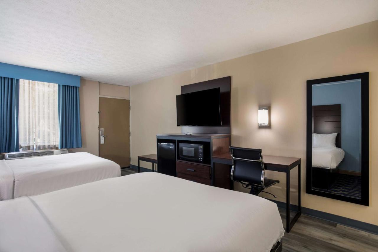 Queen Room Two Queen Beds