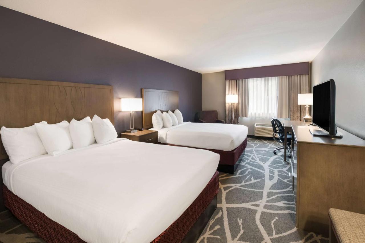 Queen Room Two Queen Beds Non-Smoking